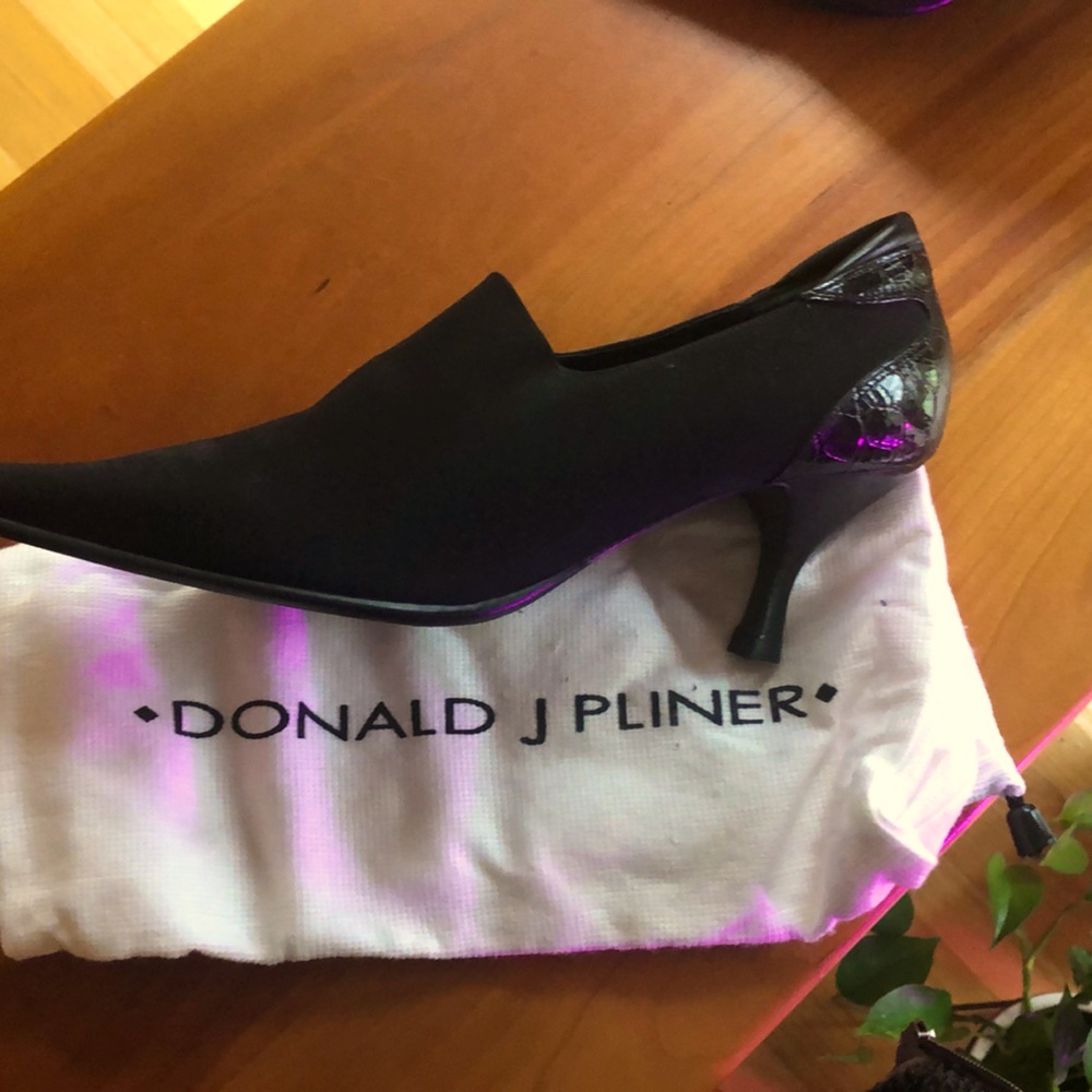 Dress pumps